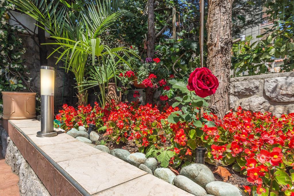 Villa Roses Apartments & Wellness Ičići 외부 사진