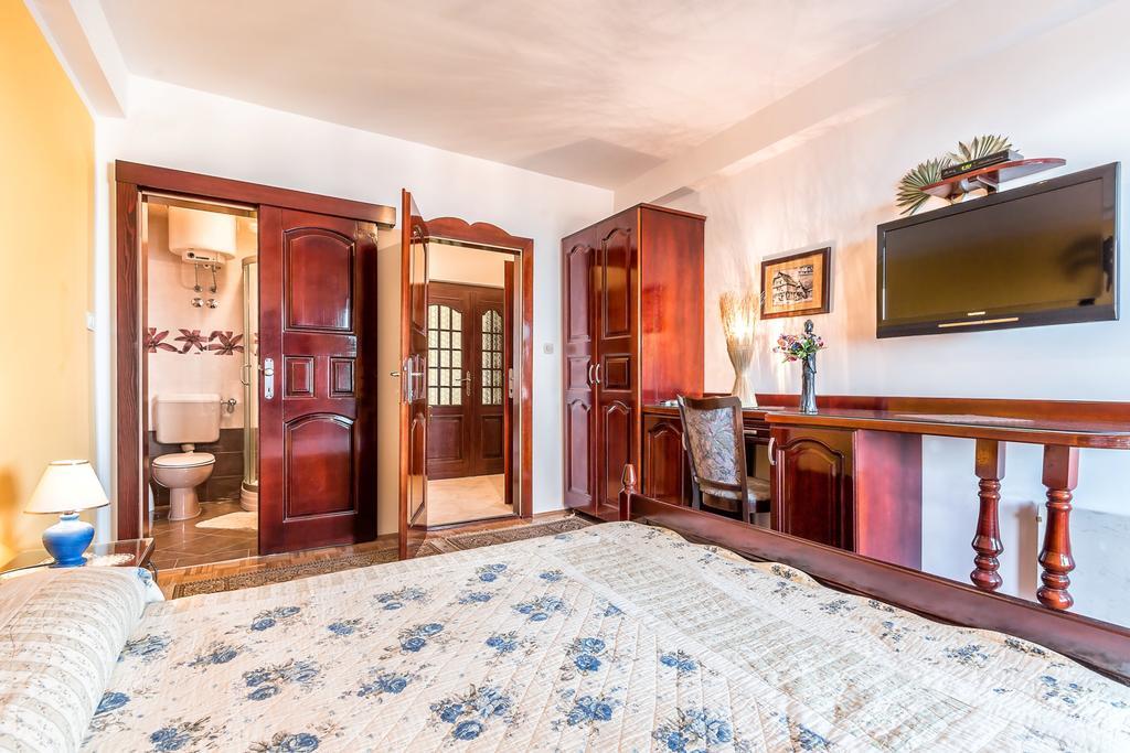 Villa Roses Apartments & Wellness Ičići 외부 사진